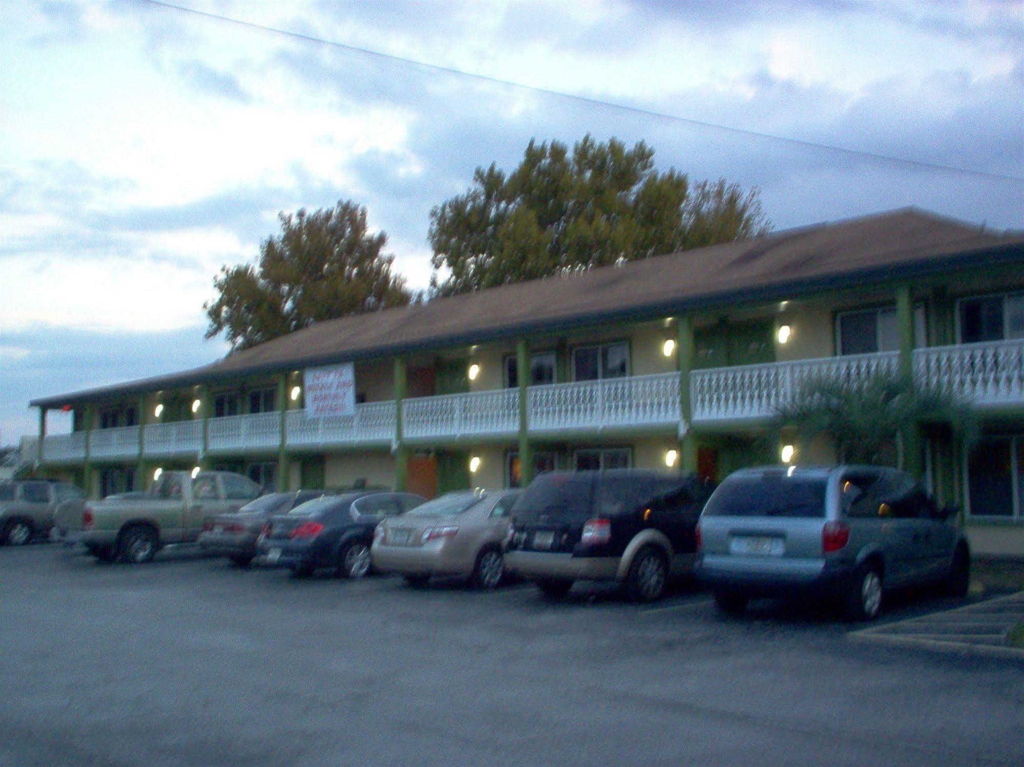Inn On The Green Florida ทาวาเรส ภายนอก รูปภาพ